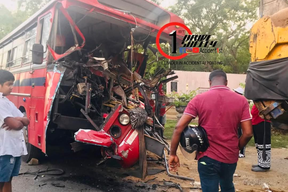 බිහිසුණු බස්ලොරි අනතුරක්..දෙදෙනෙකුට බරපතලයි