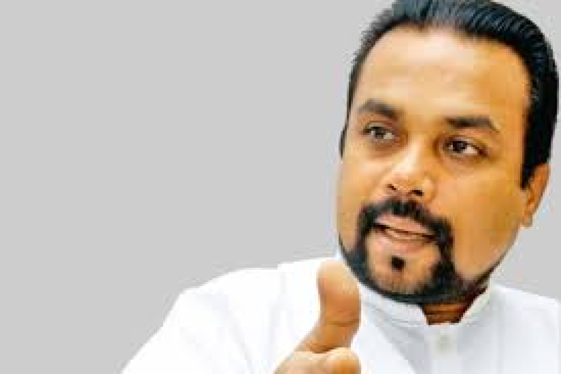 විමල් රතු වස්ත්රධාරියාගේ රතු වස්තරේ ගලවයි