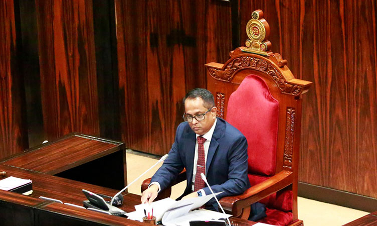 කථානායකට විරුද්ධව අල්ලස් කොමිසමට පැමිණිල්ලක්!  හේතුව රාජ්‍ය දේපොළ අවභාවිතා කීරීම