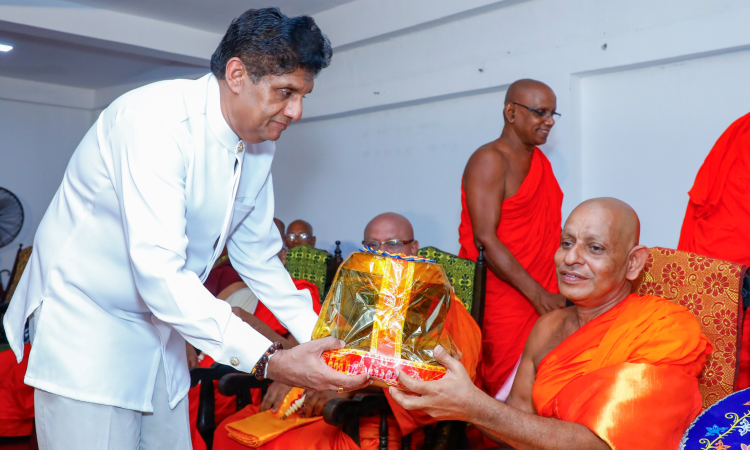 නිදහස් සෞඛ්‍ය යනු රජයේ රෝහලෙන් තුන්ඩු අරගෙන පෞද්ගලික බෙහෙත් ශාලාවෙන් බෙහෙත් ගැනීම නොවේ - සජිත්