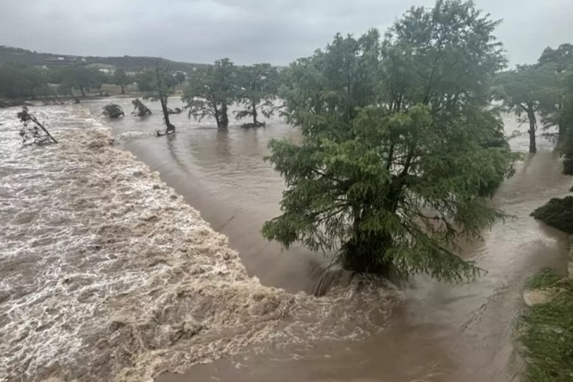 UPDATE--ටෙක්සාස් ගංවතුර හේතුවෙන් මියගිය සංඛ්‍යාව 53ක් දක්වා ඉහළට