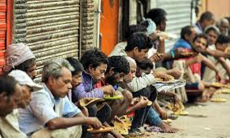 ලංකාවේ පවුල් වලින් 16% කටම හරිහමන් කෑමක් නෑ!! භාගෙට භාගයක් වේල් ගණන අඩු කරලා!!  වසර තුනට දුගී බව දෙගුණ වෙලා