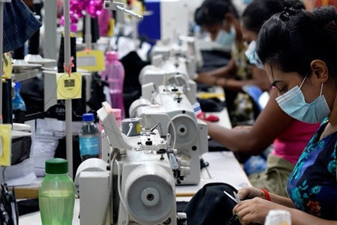  ට්‍රම්ප්ගේ 20% බද්දෙන් ඇඟලුම් සේවිකා 16,000කගේ රැකියා අනතුරේ......