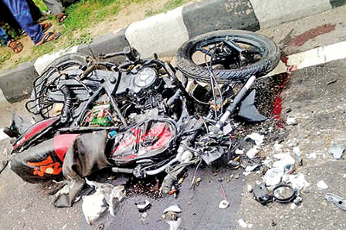 ඊයේ මාරක රිය අනතුරු හතරක්  -සිව්දෙනෙකු මරුට