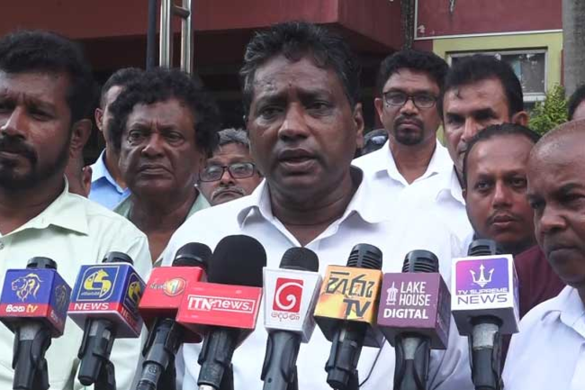 ඇඟිලි සලකුණු අතිකාල සටන පරදී - තැපැල් වර්ජනය අවසන්