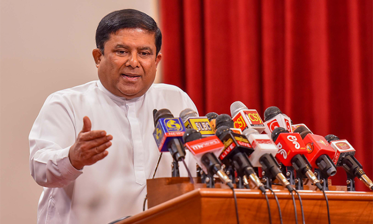 වැලිකඩ බන්ධනාගාරෙ හදලා තියෙන්නේ රනිල්ගෙ ඉඩමක – වජිර