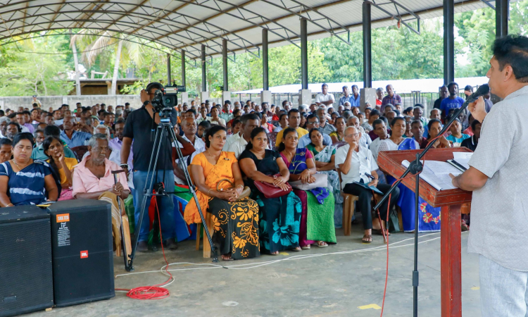 රාජ්‍ය සේවකයන්ගේ කරපිටින් රජ පුටුවලට පැමිණි මාලිමාව අද රාජ්‍ය සේවකයා අනාථ කරලා - විපක්ෂ නායක සජිත් ප්‍රේමදාස 