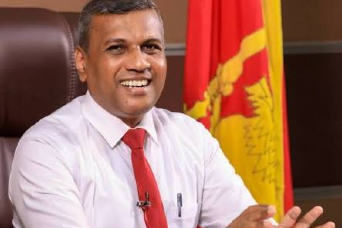 නාමල් කලබලවෙලා ඇද ගෙන නානවා--නියෝජ්‍යය අමාත්‍යය සුසිල් රණසිංහ