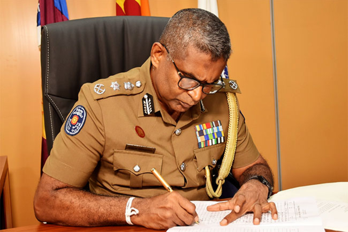 අපේක්ෂකයන් තෝරද්දී පොලිස් වාර්තා ගන්න...පාතාල අපරාධකරුවන් ආරක්ෂාව පතා දේශපාලනයට රිංගනවා – පොලිස්පති