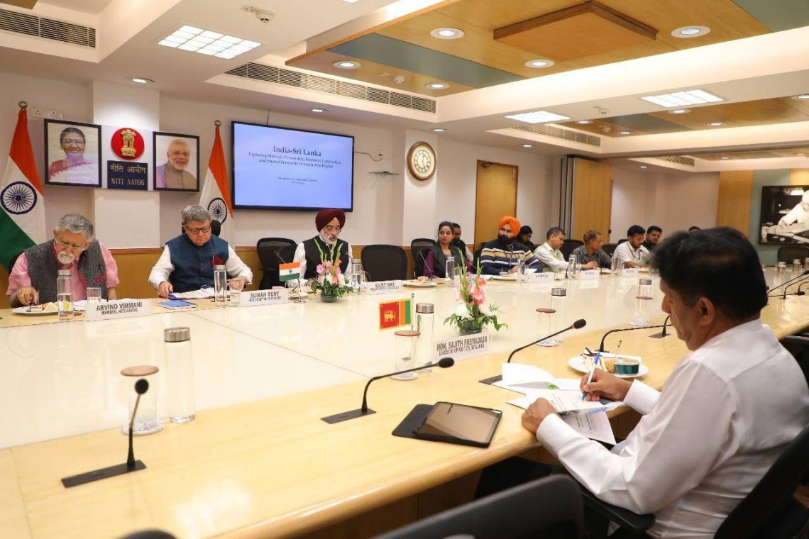 ඉන්දියාවේ ජාත්‍යන්තර කටයුතු පිළිබද උපදේශක මණ්ඩලය සජිත්ගෙන් එක දිගට ප්‍රශ්න කරයි!