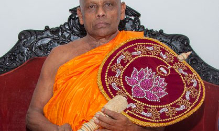 අපි මේවා දන්නෙත් නෑ. දැක්කෙත් නෑ – මුන් රට කනවා – මේවට ඉඩ දෙන්න හොඳ නෑ – අස්ගිරි පාර්ශවයේ මහානායක අතිපූජ්‍ය වරකාගොඩ ශ්‍රී ඥානරතන නාහිමි