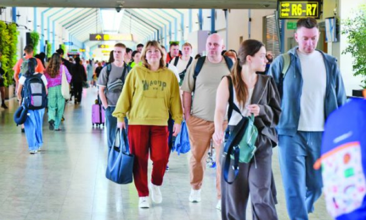  2026 පළමු දින 25ට සංචා­ර­කයෝ 223,645ක් ඇවිත්