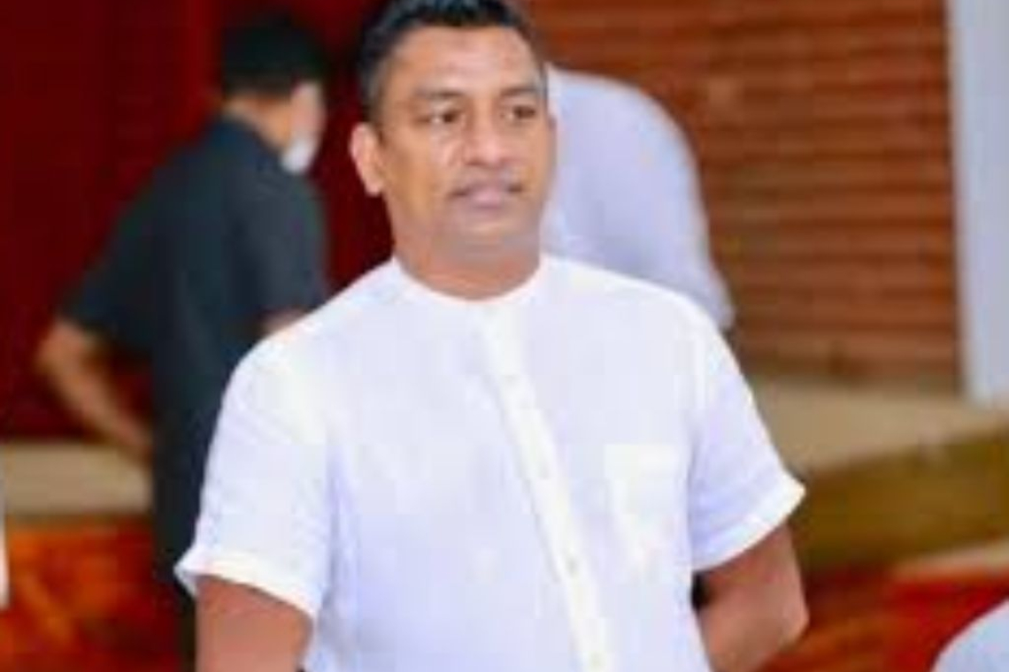 තිසකුට්ටිගේ ක්‍රියාකලාපය ගැන කලකිරී පොහොට්ටුවේ මන්ත්‍රී හිමිනමක් පක්ෂය අත්හරී
