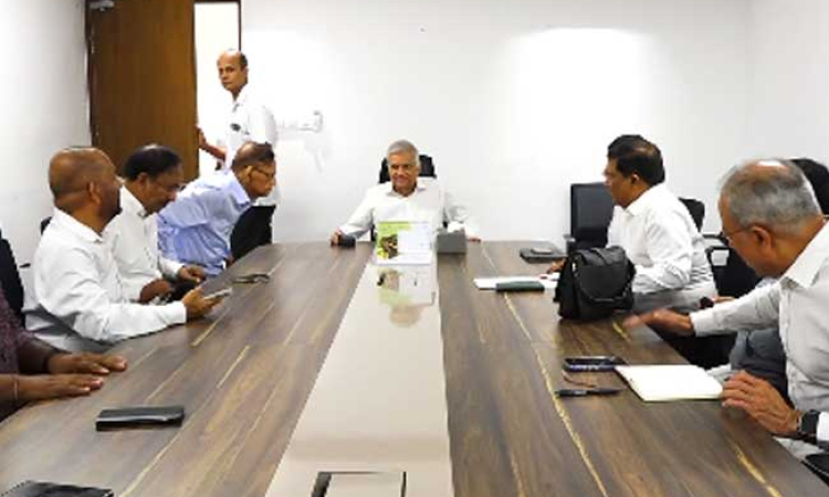 විපක්ෂයේ කණ්ඩායම් හදිසියේම රනිල් හමුවෙයි