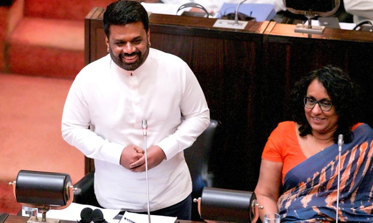 මැදපෙරදිග යුද්ධය ගැන ජනපති රජයේ ස්ථාවරය පැහැදිලි කරයි