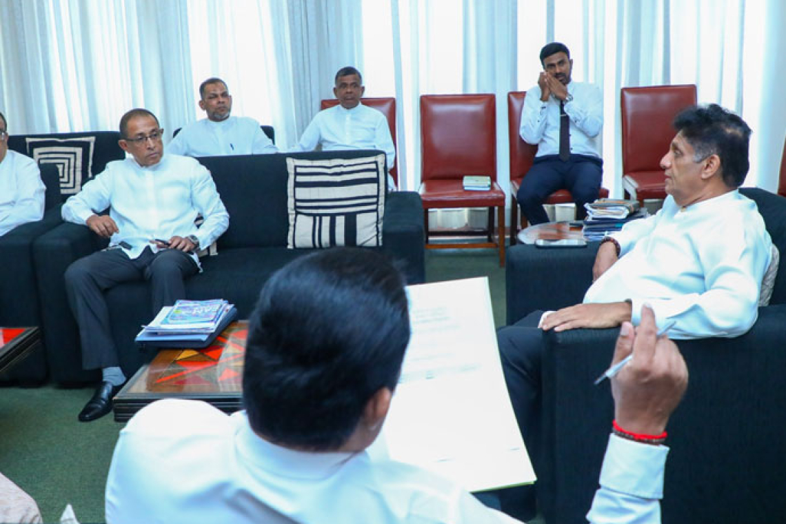 • මැදපෙරදිග උණුසුම විපක්ෂයත් රත් කළ හැටි.