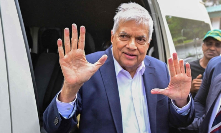 වුල්වර්හැම්ප්ටන් FOI හෙළිදරව්ව: CIDයේ 'පෞද්ගලික සංචාර' තර්කය බිඳ වැටෙද්දී රනිල්ගේ නඩුව නීතිමය මංසන්ධියක | කෙෂාල් ජයසිංහ