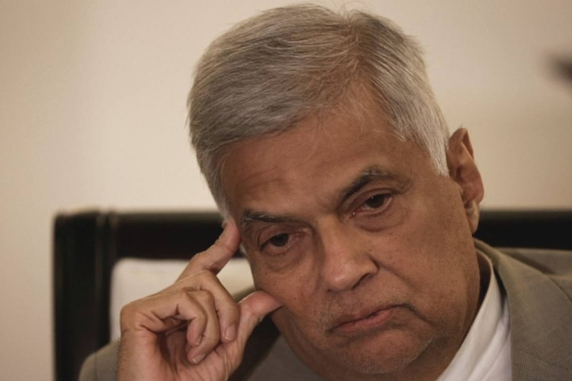 පත්තර කලාව ගැන රනිල් ගෙන් පාඩමක් - රනිල් කොලම