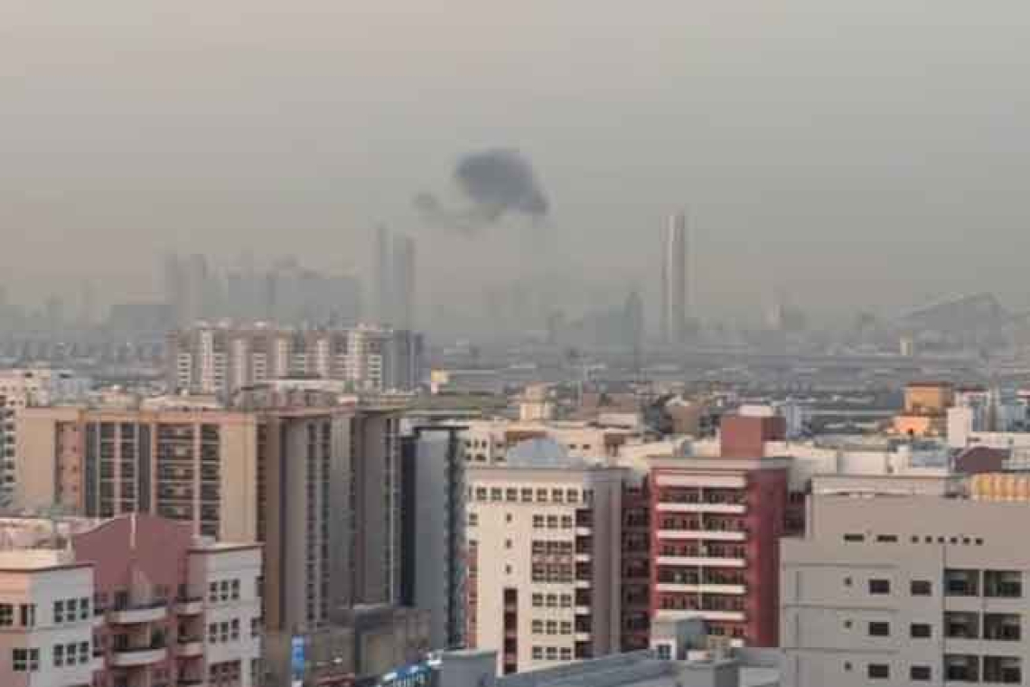 ඩුබායි ගුවන්තොටුපොළට ඉහළින් පිපිරීමක්