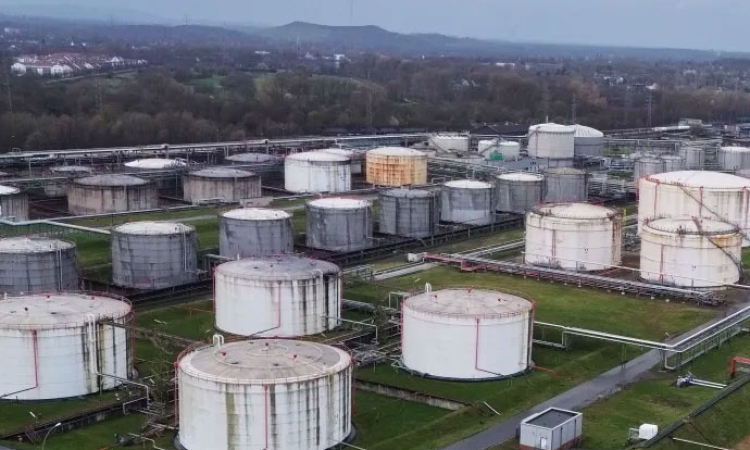 මැදපෙරදිග යුද්ධය හමුවේ ලොව දැවැන්තම තෙල් සංචිතය මුදා හැරීමට IEA තීරණය කරයි