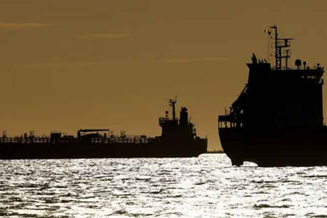 ඉරාන තෙල්වලට පැනවූ සම්බාධක ඉවත් කිරීමට අමෙරිකාව සැරසෙයි?