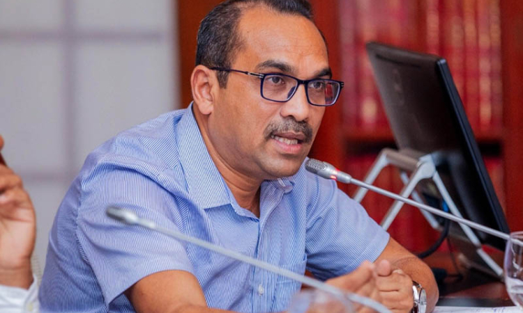 බාල ගල් අඟුරු ගෙනා බව අමාත්‍ය බිමල් පිළිගනියි ; 'අපි කිව්ව දේ ආණ්ඩුව ඇහුවෙ නෑ'- නාමල් කියයි