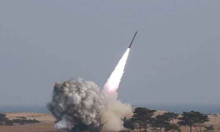 යේමනයෙන් ඊශ්‍රායලයට පළමු මිසයිල ප්‍රහාරය දියත් කරයි