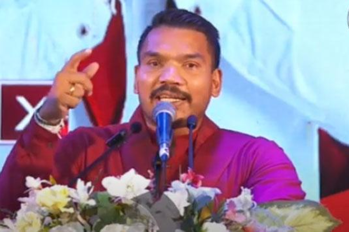 ආණ්ඩුවට අනුව, සමාජ ප්‍රාග්ධනයේ සහ හොරකමෙහි වෙනස - නාමල් රාජපක්ෂ පැහැදිලි කරයි