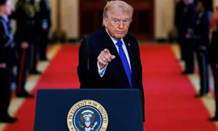 සිය හමුදාවට සීරුවෙන් සිටින්නැයි ජනපති ට්රම්ප්ගෙන් දැනුම්දීමක්