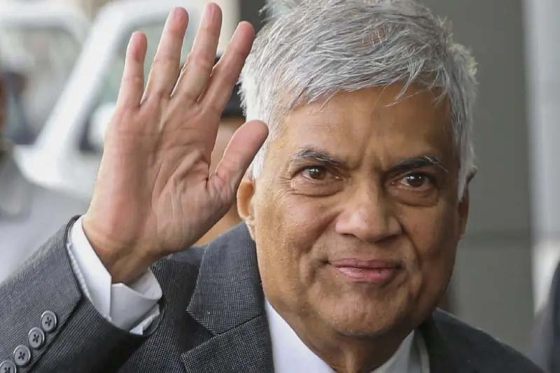 අලුත් හදවතක් සමග රනිල් යලි දිවයිනට