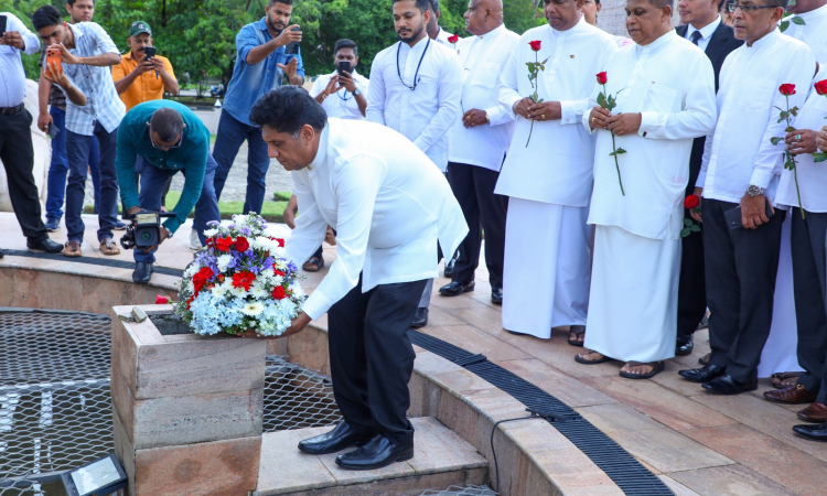 නැවත කුරිරු යුද්ධයක ඇති නොවන සමාජ පරිසරයක් අප ගොඩනැගිය යුතුයි - විපක්ෂ නායක සජිත් ප්රේමදාස